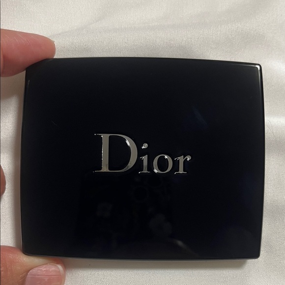 BRAND NEW Dior Eyeshadow Palette - Rich Red and Pink Hues - Picture 2 of 3